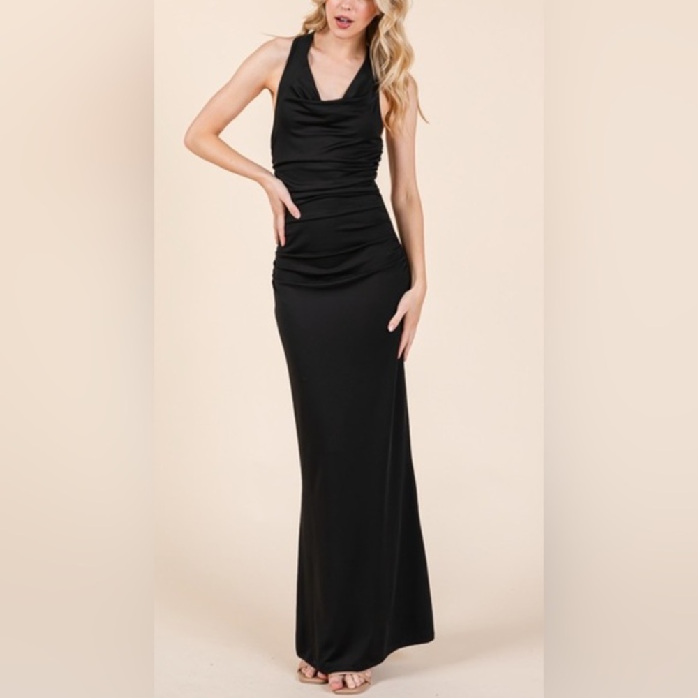 Elegant Black Maxi Dress - MEDIUM